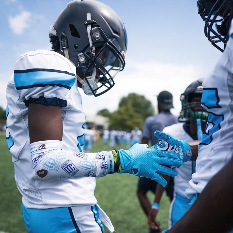 Does Hand Sanitizer Make Football Gloves Sticky 2