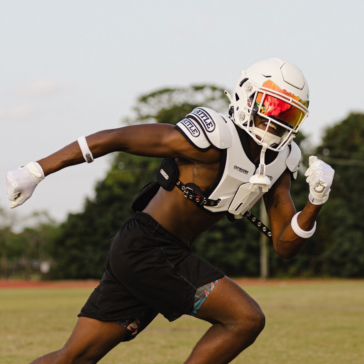 How to Get the Smell Out of Football Shoulder Pads