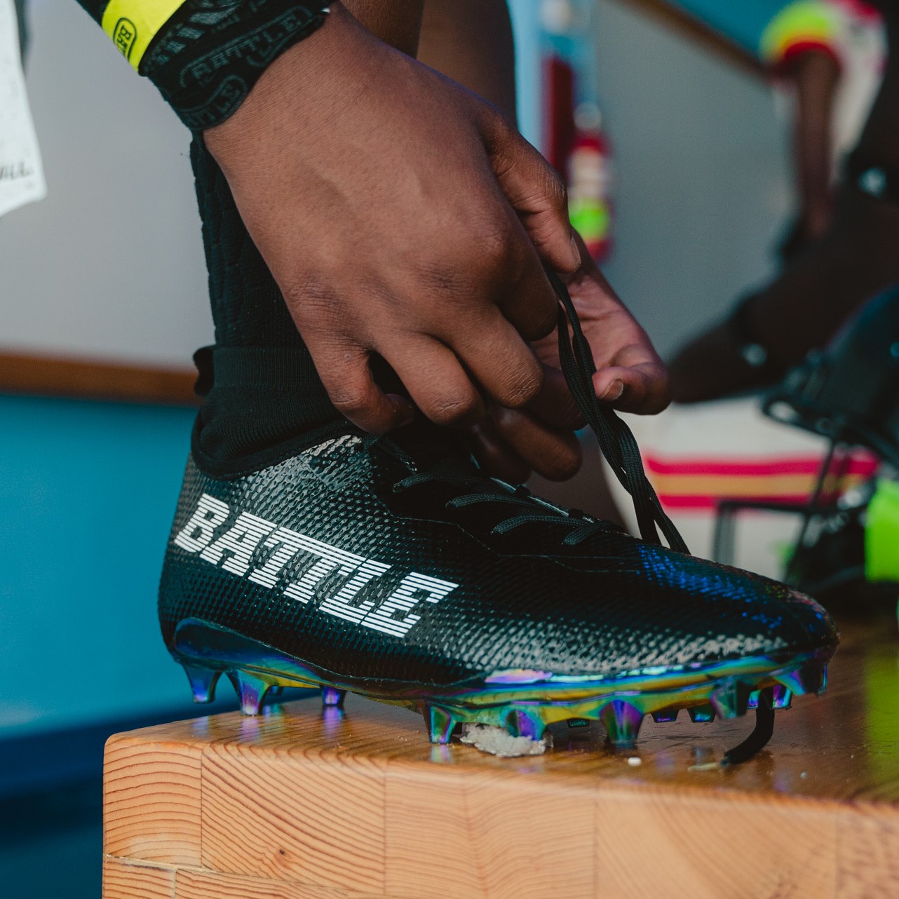 Spiked football cleats online